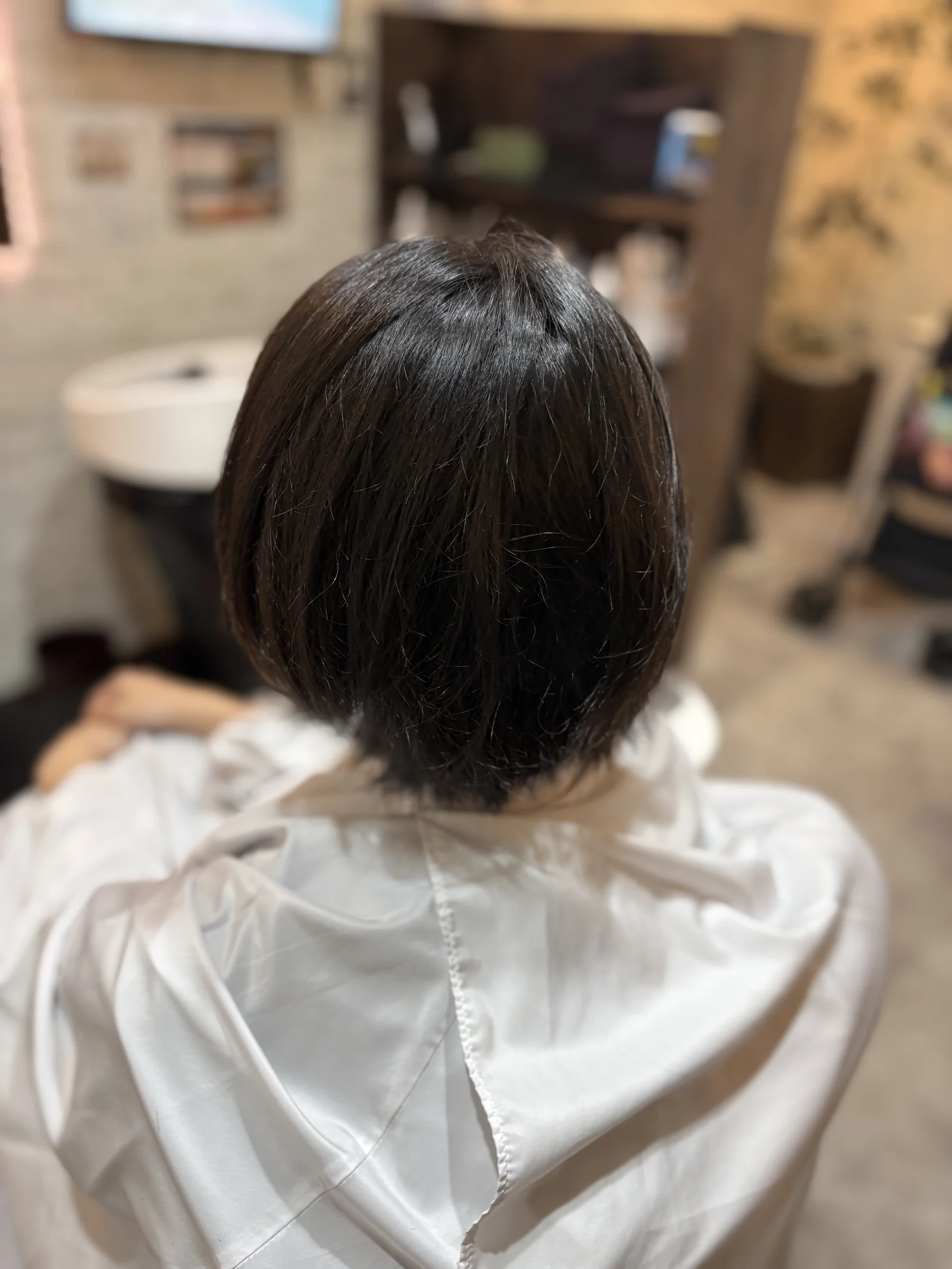 施術前の髪（広がりやすいクセ）